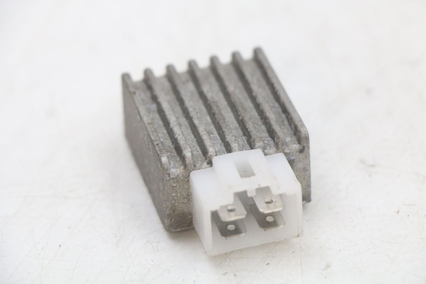 photo de REGULADOR DE CARGA KYMCO AGILITY 4T 50 (2005 - 2018) - Detalle de la pieza