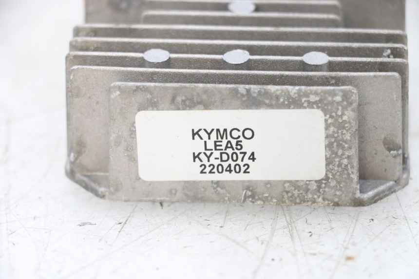 photo de REGULADOR DE CARGA KYMCO AGILITY 4T 50 (2018 - 2022) - Detalle de la pieza