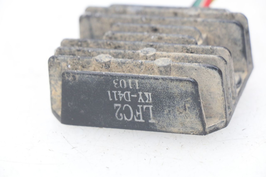 photo de REGULADOR DE CARGA KYMCO AGILITY RS 2T 50 (2009 - 2013) - Otra perspectiva