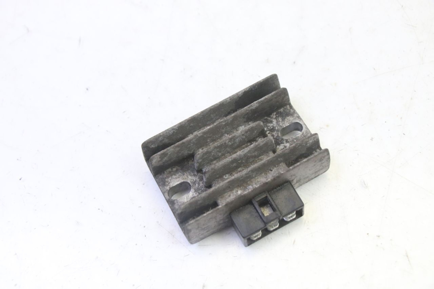 photo de REGULADOR HYOSUNG GV AQUILA 125 (2000 - 2009) - Detalle de la pieza