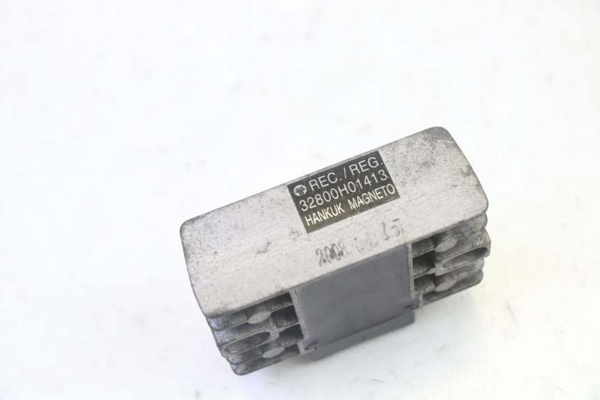 photo de REGULADOR HYOSUNG GV AQUILA 125 (2000 - 2009) - Primer plano técnico