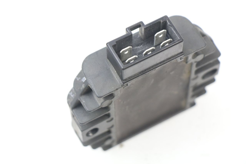 photo de REGULADOR DE CARGA APRILIA ATLANTIC 125 (2003 - 2009) - Detalle de la pieza