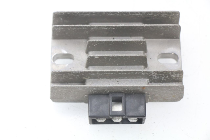 photo de REGULADOR PIAGGIO BEVERLY 125 (1998 - 2005) - Vista principal