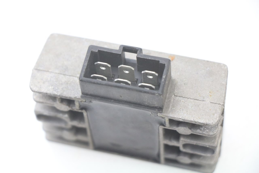 photo de REGULADOR PIAGGIO BEVERLY 125 (1998 - 2005) - Detalle de la pieza