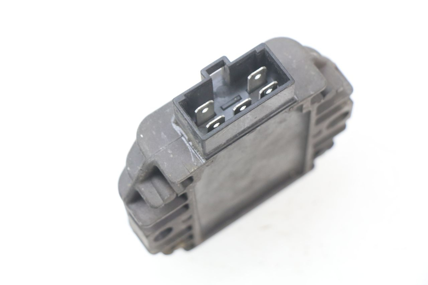 photo de REGULADOR PIAGGIO BEVERLY 125 (1998 - 2005) - Zoom estado de uso