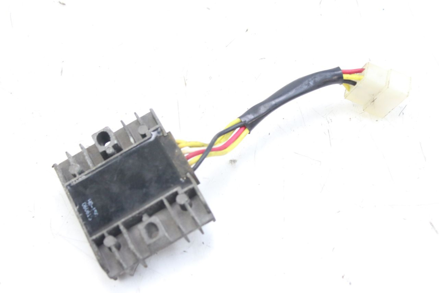 photo de REGULADOR DE CARGA WILDLANDER BISCUIT 125 (2004 - 2010) - Detalle de la pieza