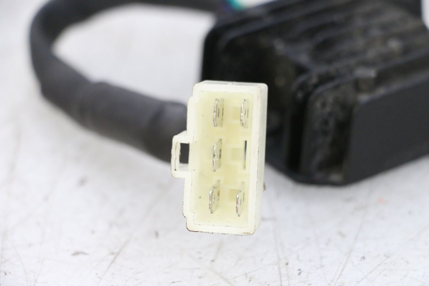 photo de REGULADOR MAG POWER BOMBERS 4T 50 (2016 - 2026) - Primer plano técnico