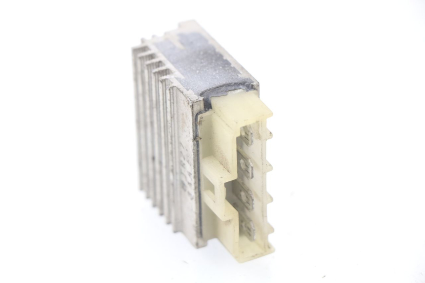 photo de REGULADOR MBK BOOSTER ROCKET 50 (1995 - 1998) - Detalle de la pieza