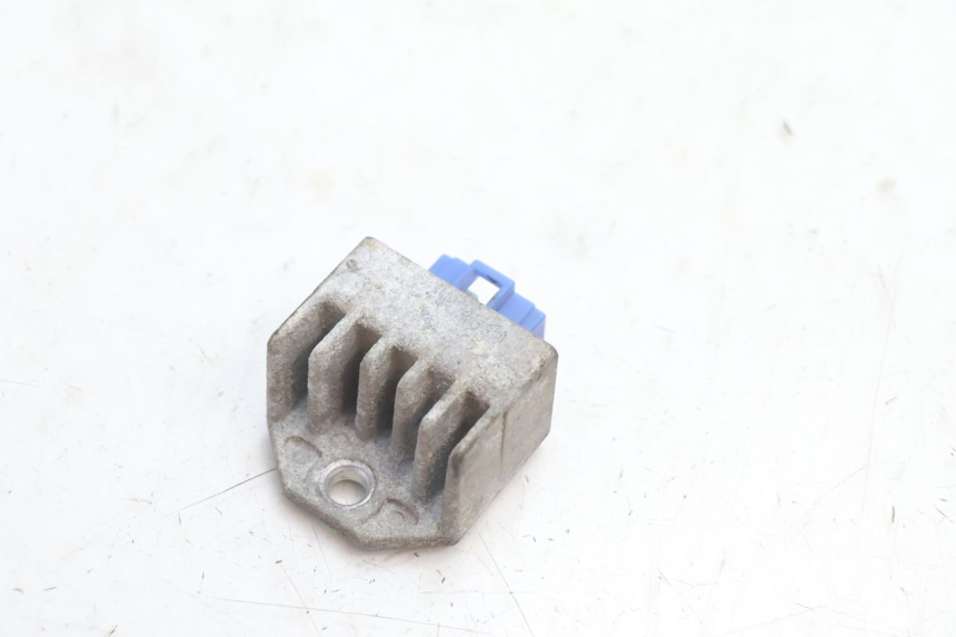 photo de REGULADOR DE CARGA MBK BOOSTER SPIRIT 50 (2004 - 2017) - Detalle de la pieza
