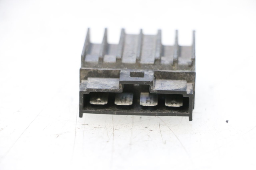 photo de REGULADOR DE CARGA MBK BOOSTER SPIRIT 50 (1999 - 2003) - Detalle de la pieza