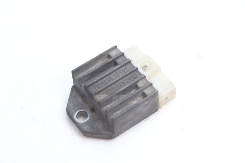 photo de REGULADOR MBK BOOSTER SPIRIT 50 (1996 - 1999) - Detalle de la pieza