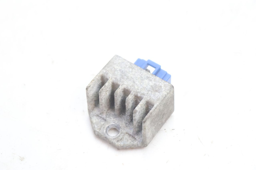 photo de REGULADOR DE CARGA MBK BOOSTER SPIRIT 50 (2004 - 2017) - Detalle de la pieza