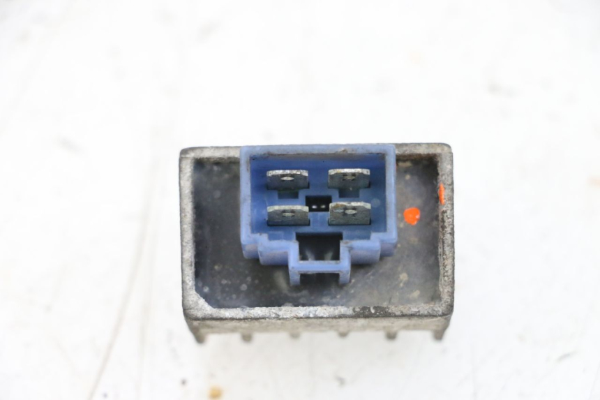 photo de REGULADOR MBK BOOSTER SPIRIT NAKED 50 (2004 - 2017) - Zoom estado de uso