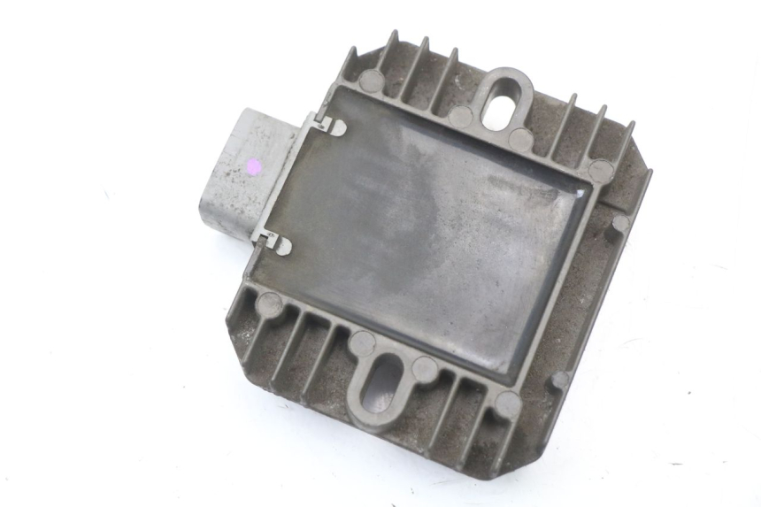 photo de REGULADOR DE CARGA SUZUKI BURGMAN 125 (2007 - 2014) - Zoom estado de uso