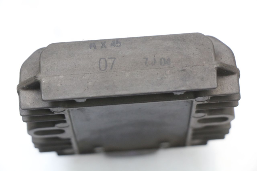 photo de REGULADOR DE CARGA SUZUKI BURGMAN 125 (2007 - 2014) - Otra perspectiva