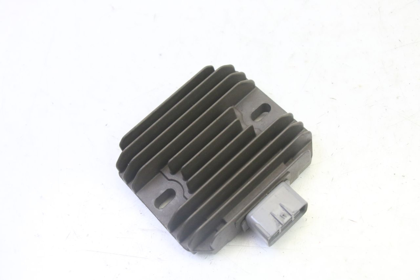photo de REGULADOR DE CARGA SUZUKI BURGMAN 125 (2007 - 2014) - Detalle de la pieza