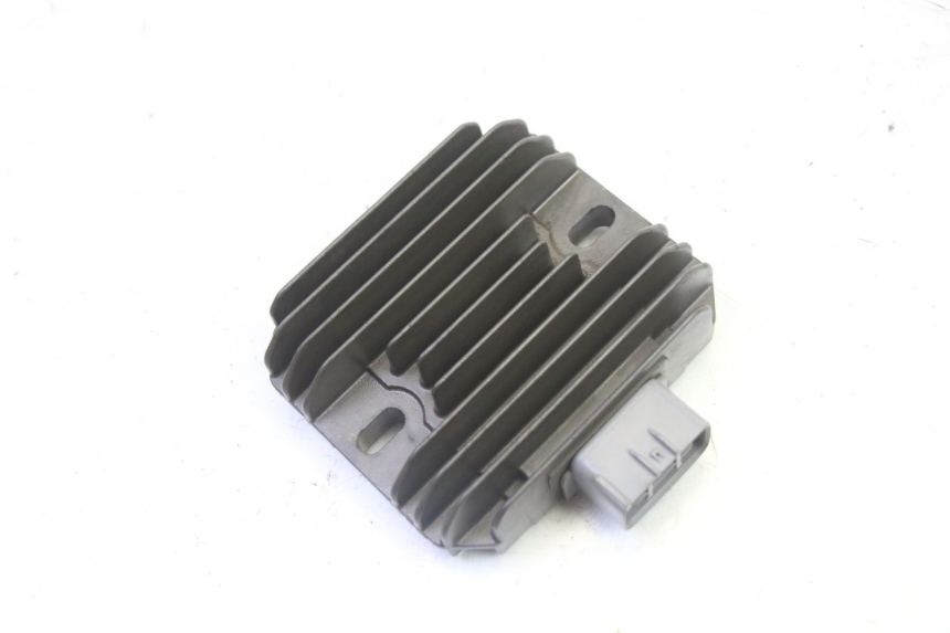 photo de REGULADOR DE CARGA SUZUKI BURGMAN 125 (2007 - 2014) - Detalle de la pieza