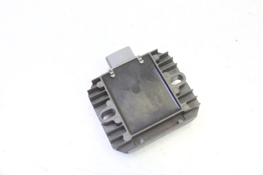 photo de REGULADOR DE CARGA SUZUKI BURGMAN 125 (2007 - 2014) - Otra perspectiva