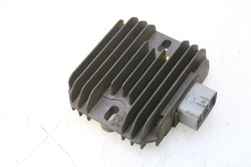 photo de REGULADOR DE CARGA SUZUKI BURGMAN 125 (2007 - 2014) - Otra perspectiva