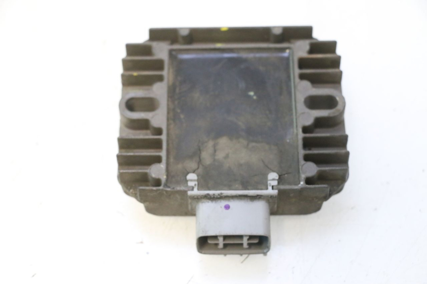 photo de REGULADOR DE CARGA SUZUKI BURGMAN 125 (2007 - 2014) - Detalle de la pieza