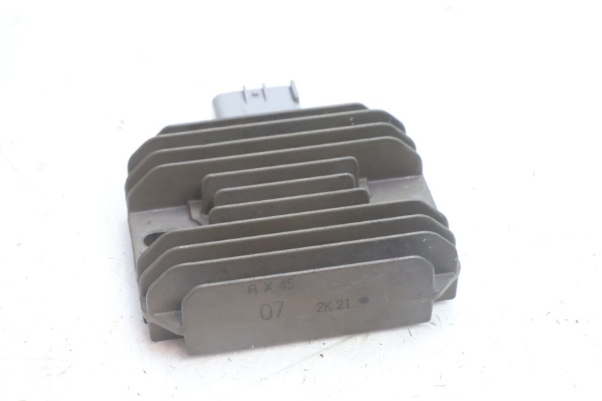 photo de REGULADOR DE CARGA SUZUKI BURGMAN 125 (2007 - 2014) - Detalle de la pieza