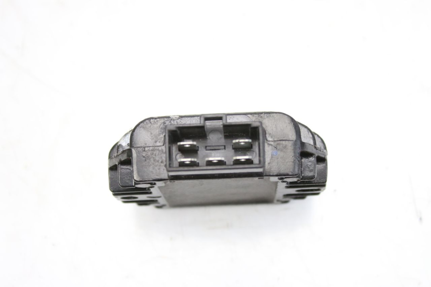 photo de REGULADOR DE CARGA YAMAHA BW'S BWS 125 (2010 - 2013) - Otra perspectiva