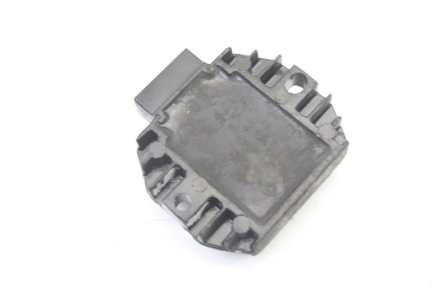 photo de REGULADOR DE CARGA YAMAHA BW'S BWS 125 (2010 - 2013) - Otra perspectiva