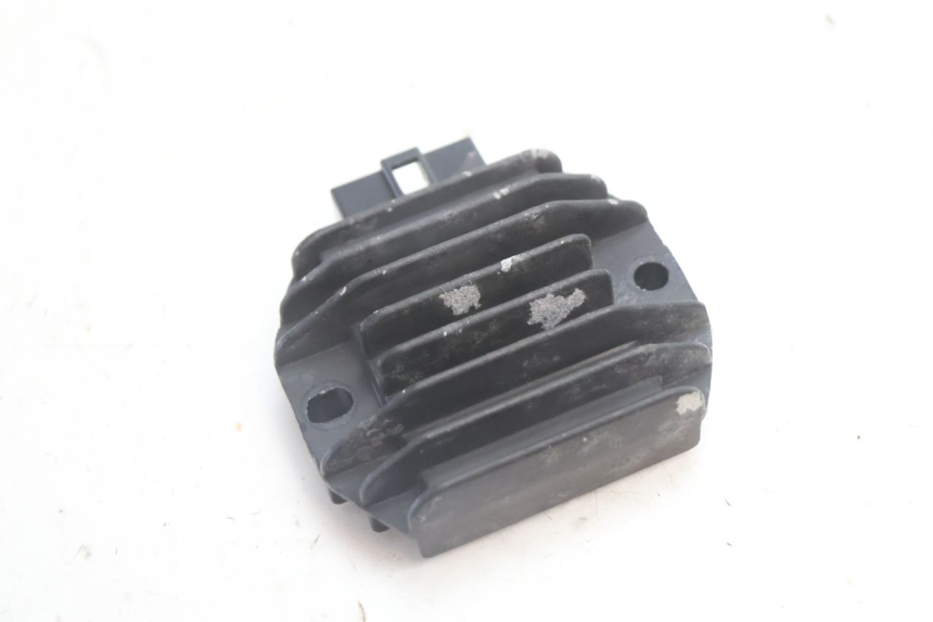 photo de REGULADOR DE CARGA YAMAHA BW'S BWS 125 (2010 - 2013) - Otra perspectiva