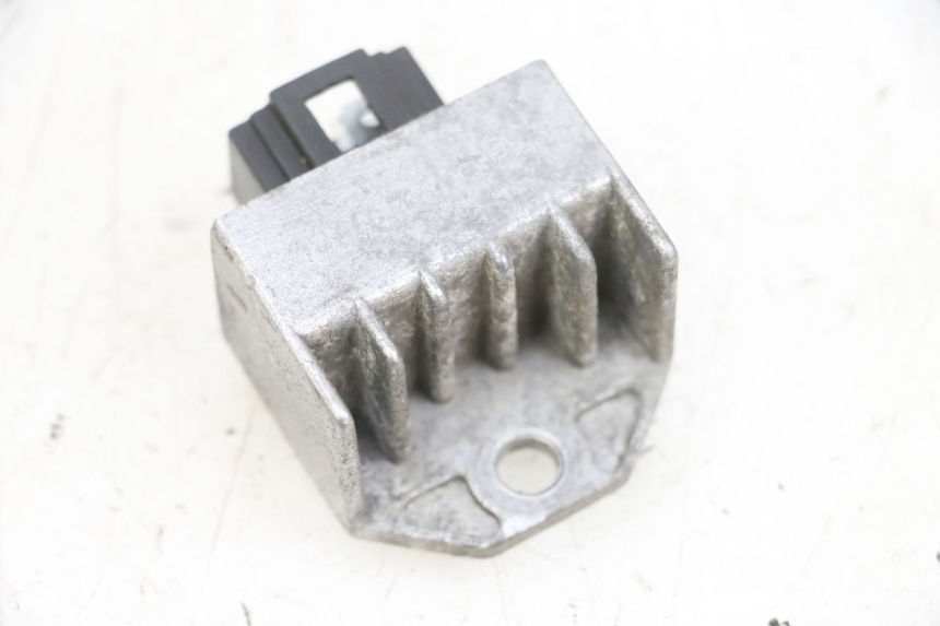 photo de REGULADOR DE CARGA YAMAHA BW'S EASY 50 (2013 - 2016) - Otra perspectiva