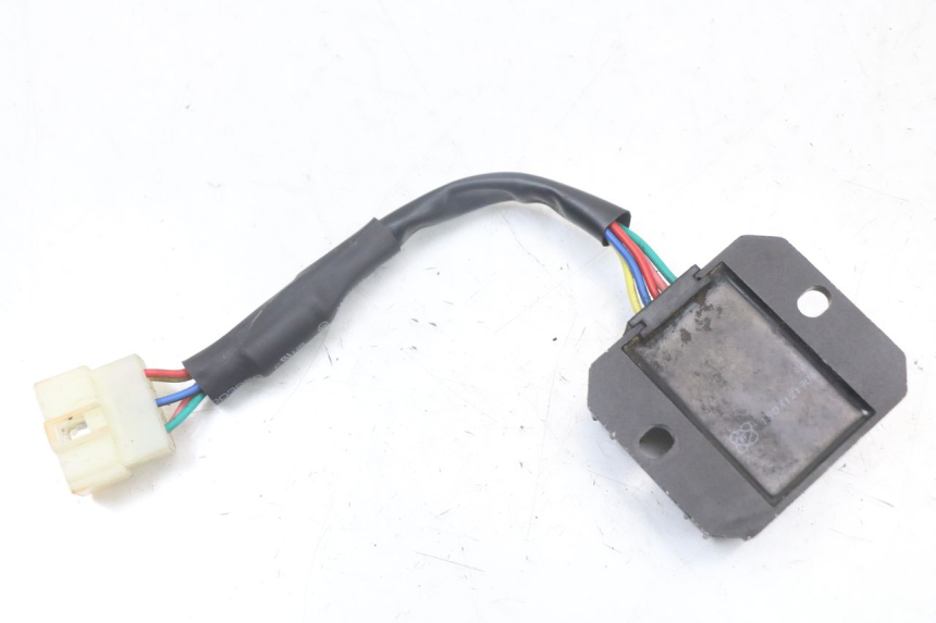 photo de REGULADOR ARCHIVE CAFE RACER 4T 50 (2019 - 2024) - Otra perspectiva