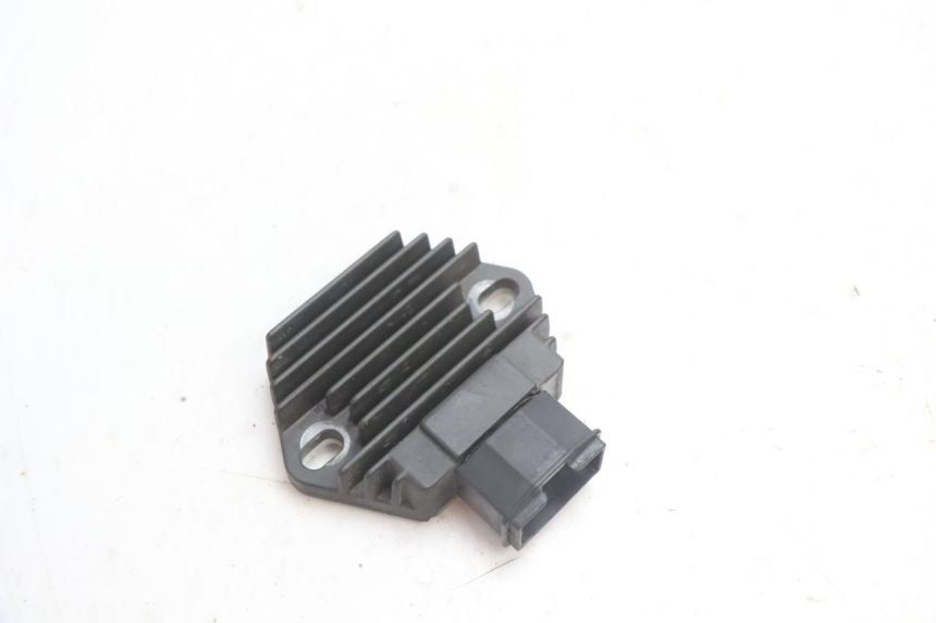 photo de REGULADOR HONDA CB F HORNET 600 (2005 - 2006) - Vista principal