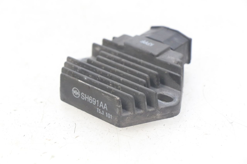 photo de REGULADOR HONDA CBR R 125 (2003 - 2006) - Otra perspectiva