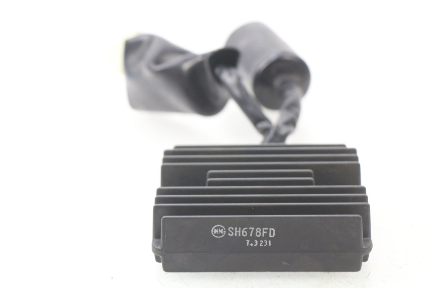 photo de REGULADOR HONDA CBR RR FIREBLADE 1000 (2006 - 2007) - Zoom estado de uso