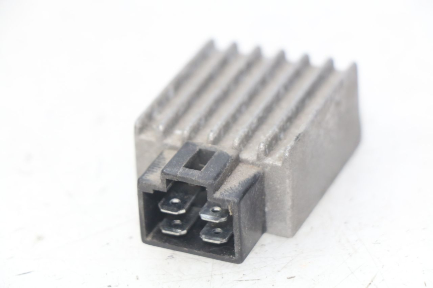 photo de REGULADOR DE CARGA TNT MOTOR CITY 50 (2007 - 2018) - Detalle de la pieza