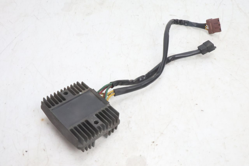photo de REGULADOR DE CARGA PEUGEOT CITYSTAR 125 (2011 - 2017) - Zoom estado de uso