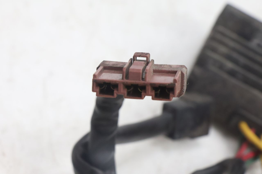 photo de REGULADOR DE CARGA PEUGEOT CITYSTAR 125 (2011 - 2017) - Primer plano técnico