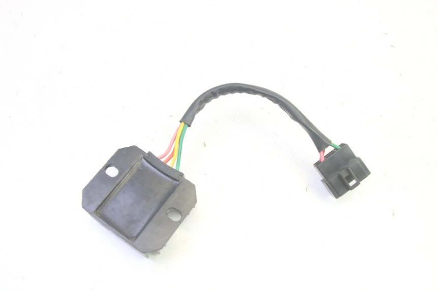 photo de REGULADOR DE CARGA SYM CROX 4T 50 (2016 - 2023) - Otra perspectiva