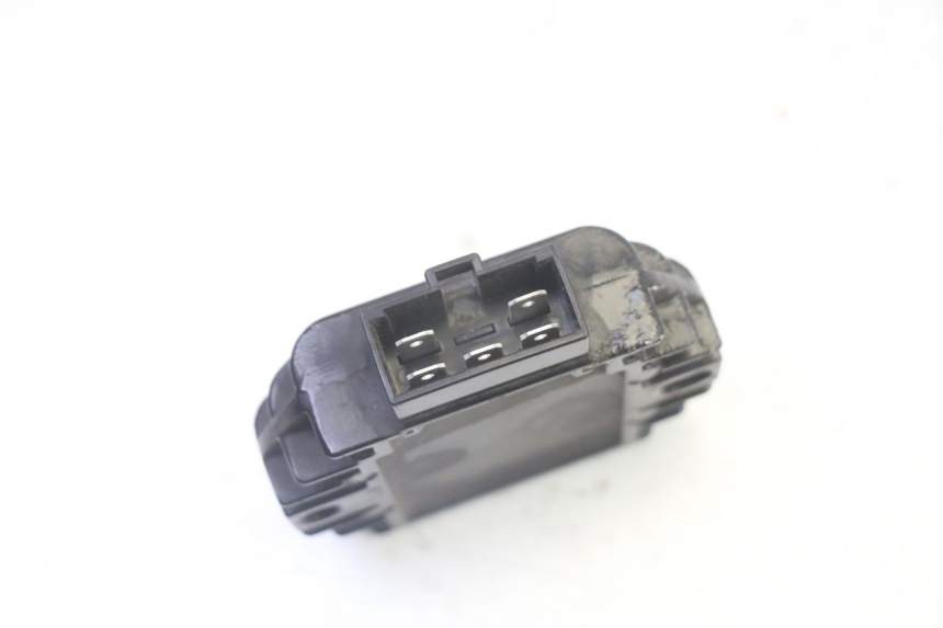 photo de REGULADOR DE CARGA YAMAHA CYGNUS X INJECTION 125 (2007 - 2013) - Zoom estado de uso