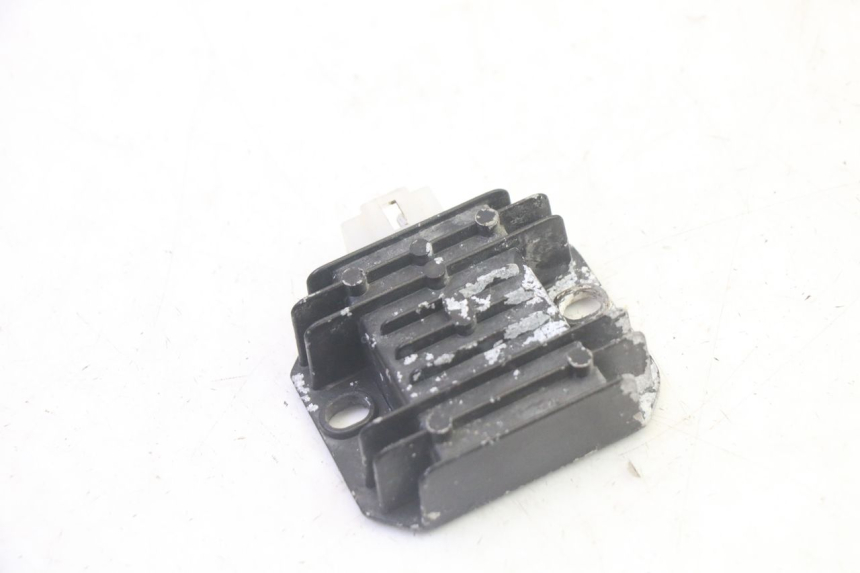 photo de REGULADOR DE CARGA LONGJIA DIGITA 4T 50 (2019 - 2022) - Detalle de la pieza