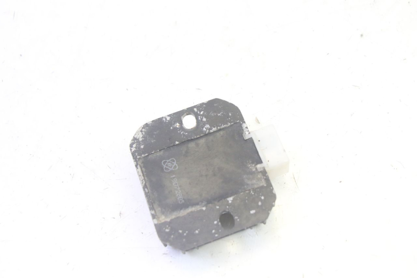 photo de REGULADOR DE CARGA LONGJIA DIGITA 4T 50 (2019 - 2022) - Primer plano técnico