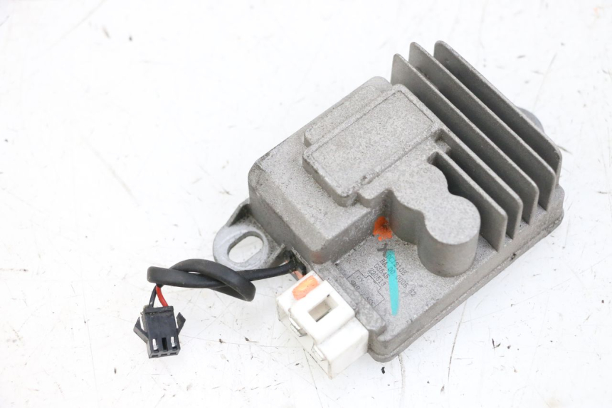 photo de REGULADOR SEGWAY NINEBOT E125S 1 (2022 - 2026) - Detalles de los puntos de fijación