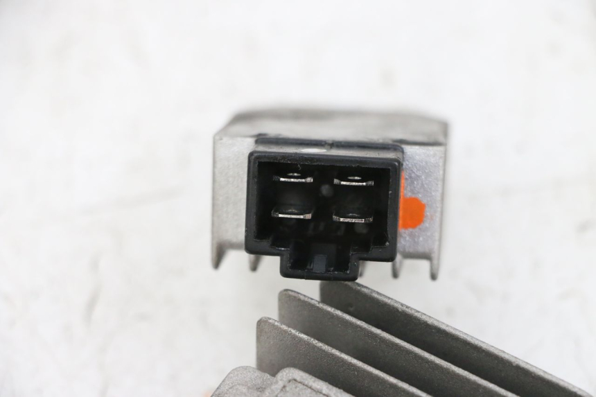 photo de REGULADOR SEGWAY NINEBOT E125S 1 (2022 - 2026) - Estado de la superficie y material