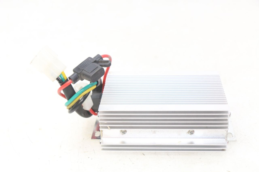 photo de REGULADOR EFUN E2GO 1 (2017 - 2021) - Detalles de los puntos de fijación