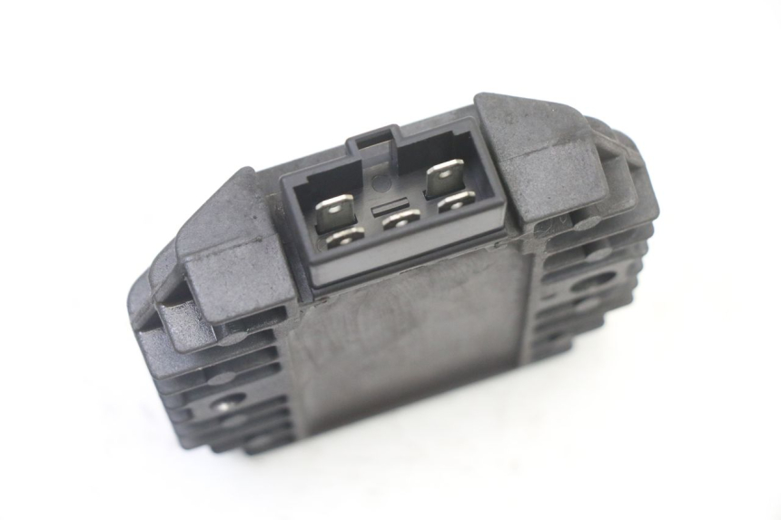 photo de REGULADOR PEUGEOT ELYSEO 125 (1999 - 2004) - Zoom estado de uso