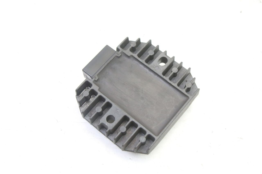 photo de REGULADOR PEUGEOT ELYSEO 125 (1999 - 2004) - Otra perspectiva