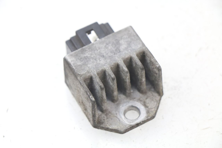 photo de REGULADOR DE CARGA PEUGEOT ELYSTAR 50 (2002 - 2014) - Detalle de la pieza