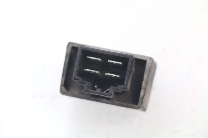 photo de REGULADOR DE CARGA PEUGEOT ELYSTAR 50 (2002 - 2014) - Zoom estado de uso