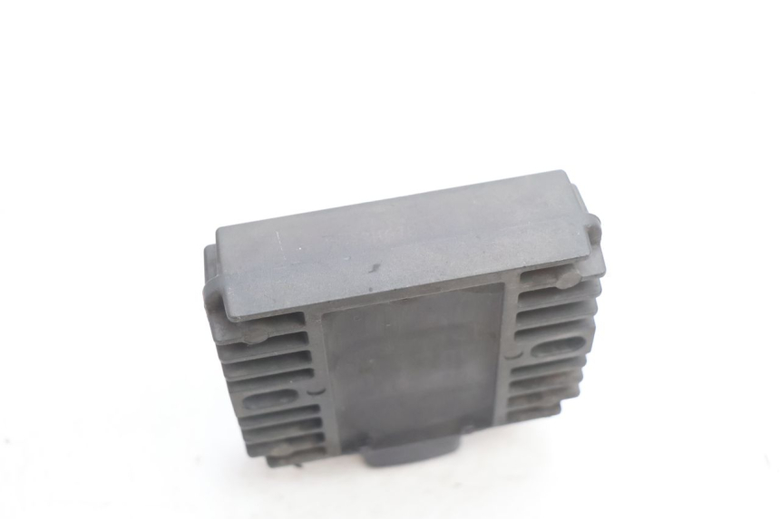 photo de REGULADOR KAWASAKI ER-6 ER6 N 650 (2005 - 2009) - Primer plano técnico
