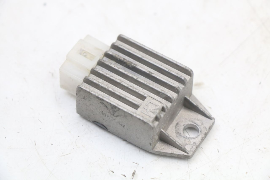 photo de REGULADOR EUROCKA RETRO 50 (2007 - 2014) - Detalle de la pieza