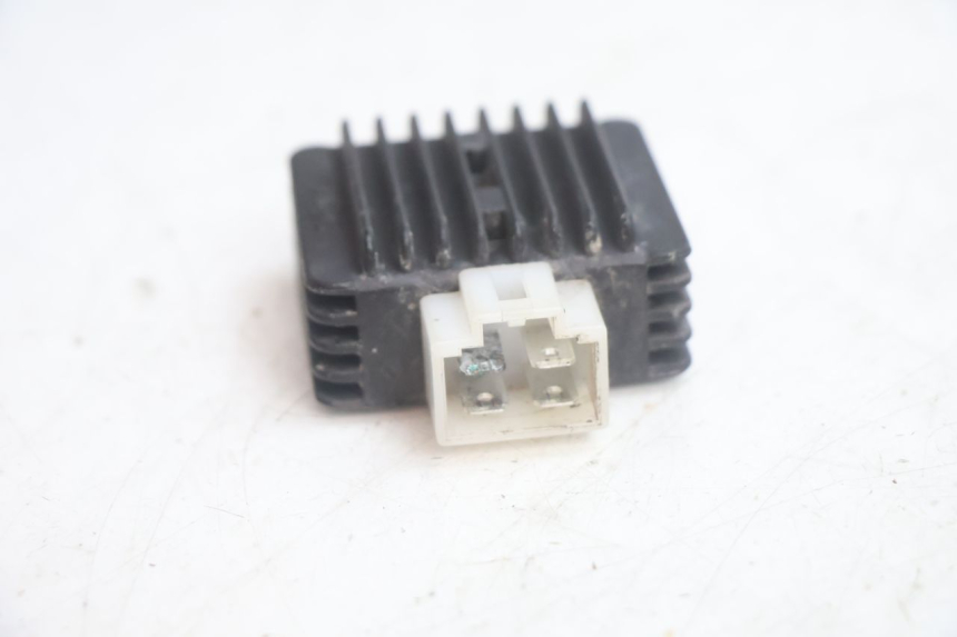 photo de REGULADOR DE CARGA JM MOTORS EVOLIS 4T 50 (2018 - 2022) - Otra perspectiva